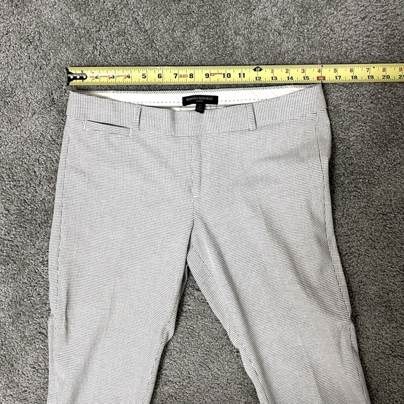 Banana Republic Sloan Pant - White w tiny Black dot pattern  - size 8P - Picture 8 of 9